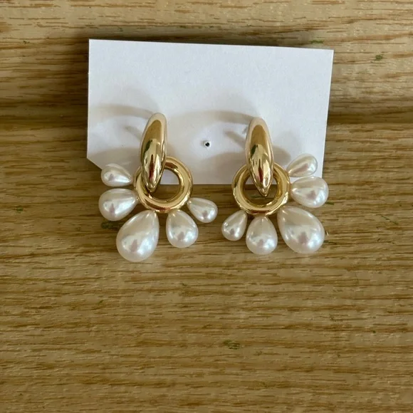 Mignonne Gavigan Margot Pearl Drop Earrings - Picture 4 of 6